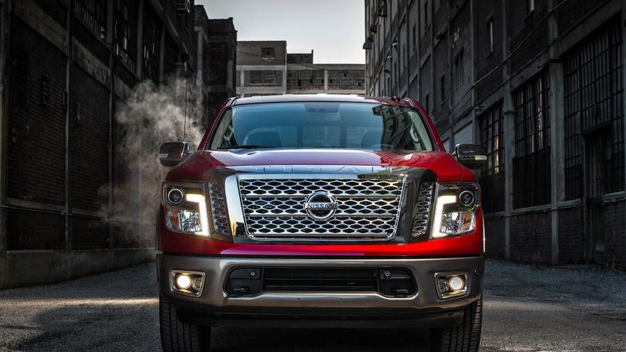  Nissan Titan Crew Cab XD Platinum Reserve 2015 года  (фото 3 из 33)